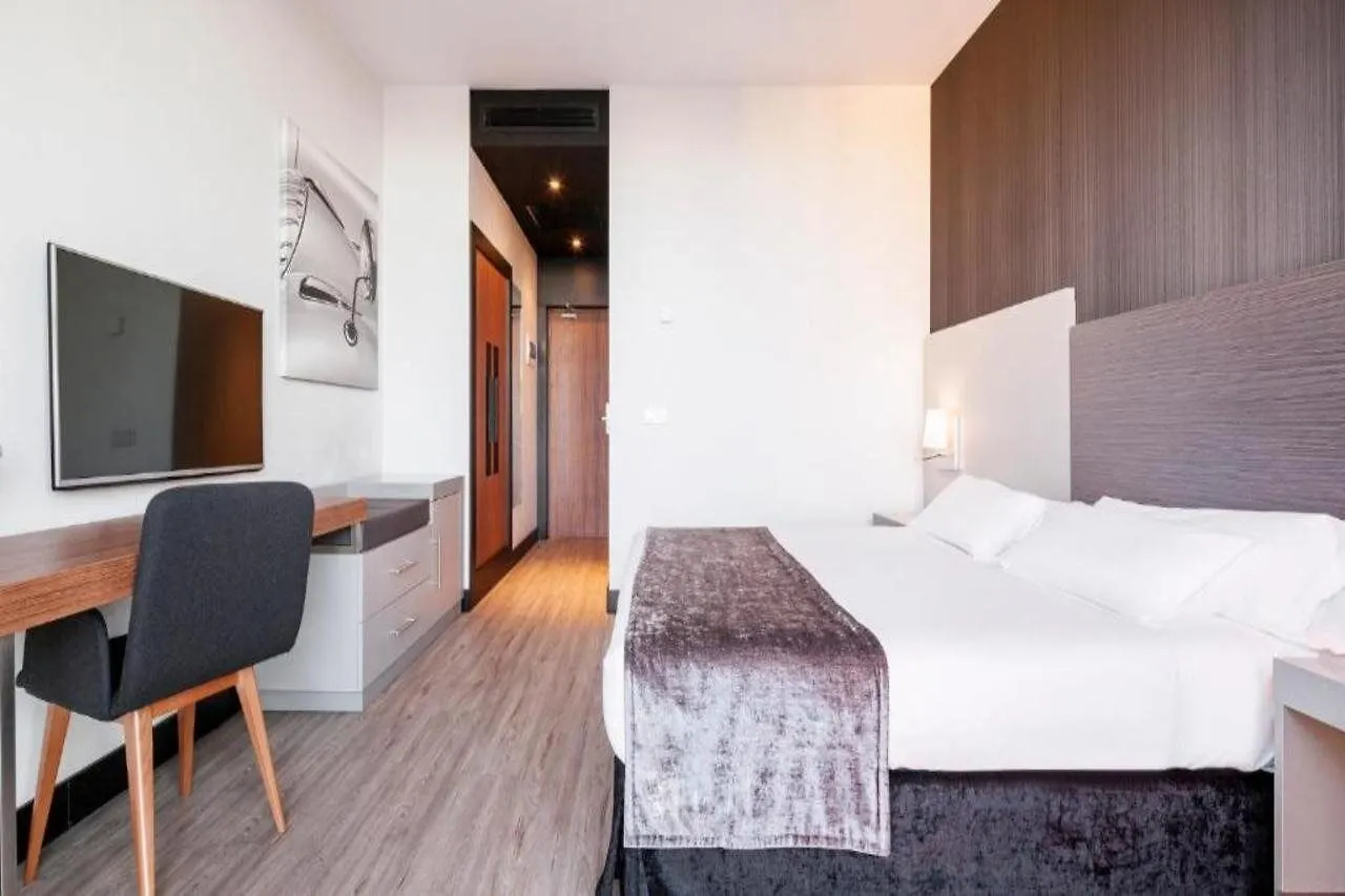 Hotel Ilunion Atrium Madrid 4*,